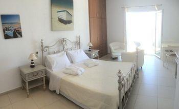Maroulinas Boutique & Hotel *