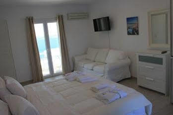 Maroulinas Boutique &
